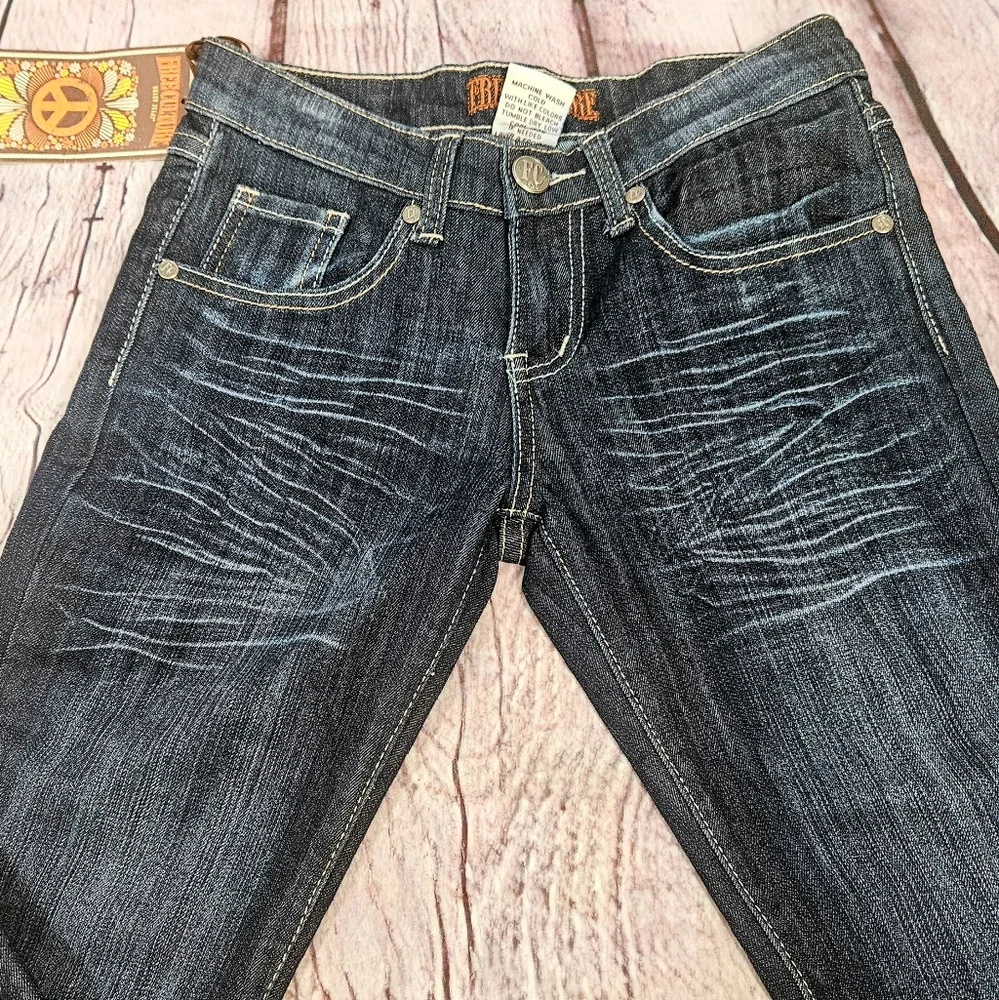 Free Culture NWT Size 1 Low Rise Dark Wash Skinny Jeans - Picture 3 of 7